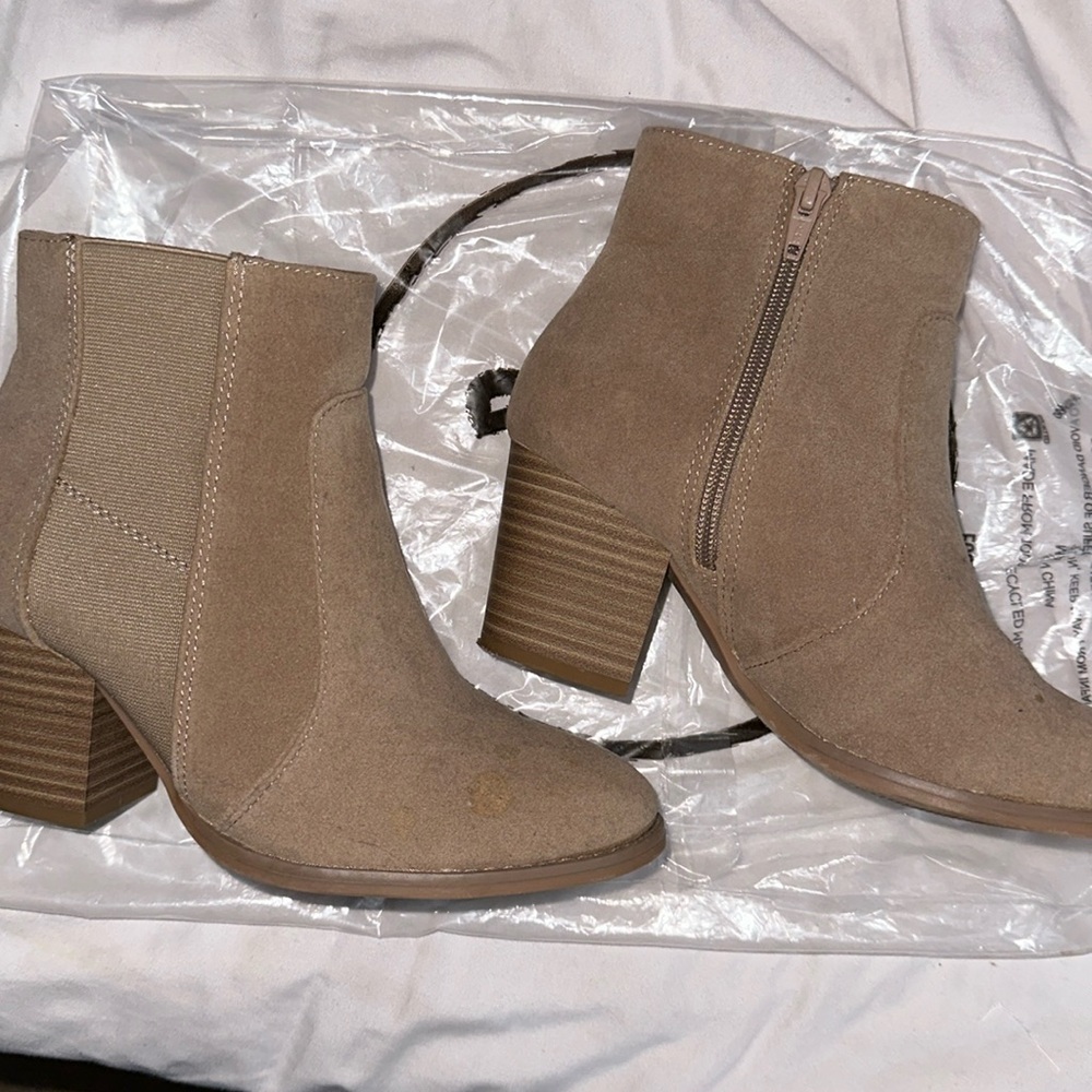 Universal Thread Grey Ankle Boots Sz. 5.5